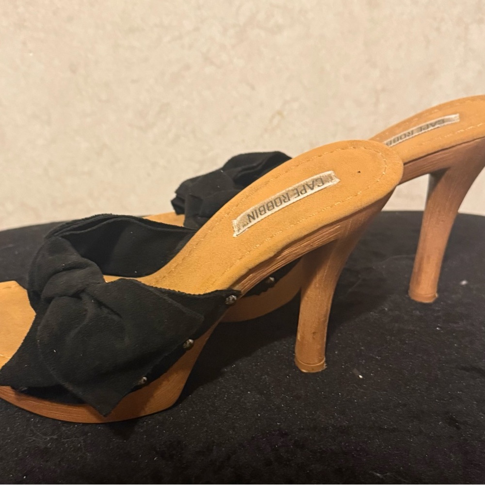 Cape Robbin Black and Tan Heeled Mules